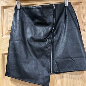 Sleek Black Asymmetrical Skirt with Zipper